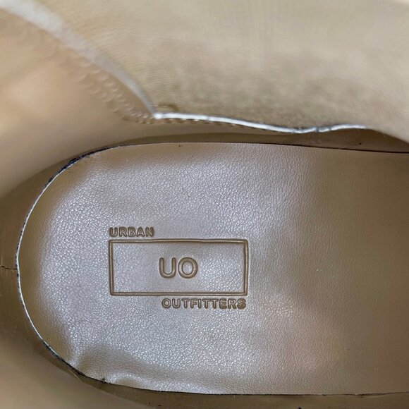 Urban Outfitters Suede Chelsea Boots – Genuine Suede, Sleek Silhouette (Men’s 11